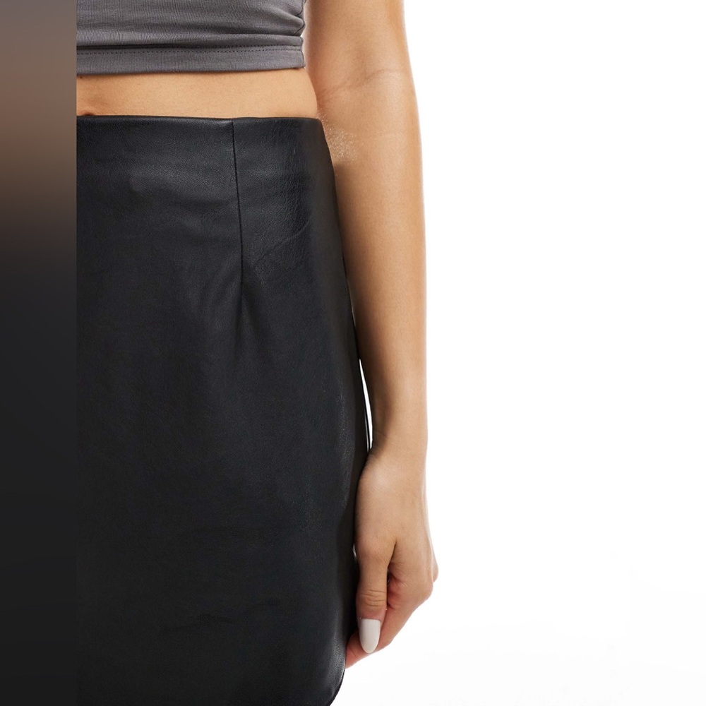 ASOS Black Faux Leather Mini Skirt Curved Hem - Picture 4 of 8